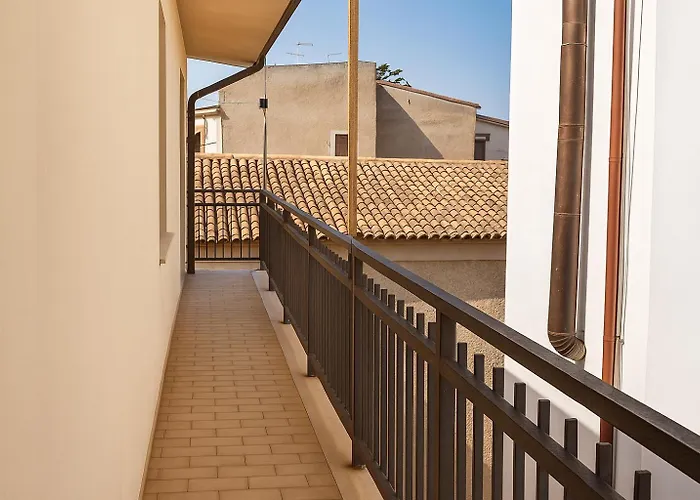 Abr * לה קסטלה